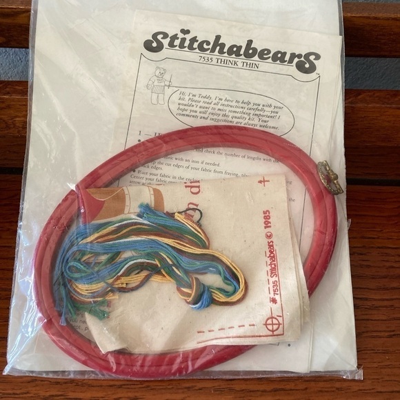 Stitchabears 1985 Vintage Embroidery Hoop and Frame Bear with me I’m dieting - Picture 4 of 5